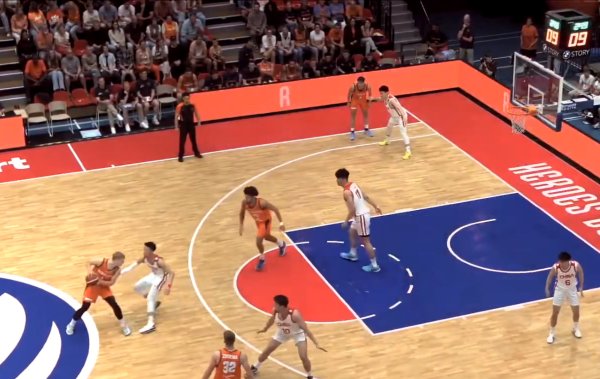 Đối mặt với các cường quốc châu Âu, họ ghi được 13 điểm và 7 rebound! Ngôi sao bóng rổ nam cuối cùng đã tạo được một dấu ấn tốt