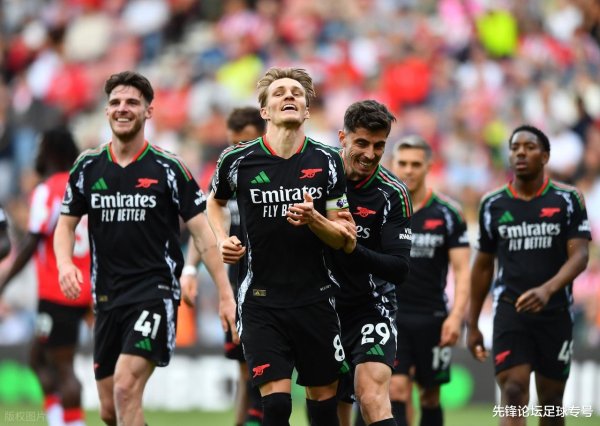 Tình huống mới ở Premier League là Liverpool và Tottenham Hotspur đi trước một bước, Arsenal và Chelsea đang theo dõi chặt chẽ, và hai cầu thủ lớn của Manchester City đang bối rối!