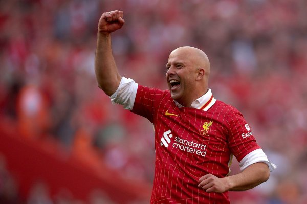Cuộc gọi tuyệt vời! Liverpool đã thực hiện 4 bản hợp đồng lớn vào mùa hè này, tất cả đều bị thuyết phục bởi SLOT để tham gia